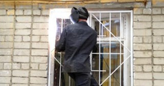 Профессиональный демонтаж решеток в Карабулаке от Сварной-Крб - от 572 руб.
